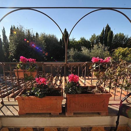 Отель La Canonica Dei Fiori - Anna Fendi Country House Рончильоне Экстерьер фото