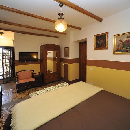 Отель La Canonica Dei Fiori - Anna Fendi Country House Рончильоне Экстерьер фото